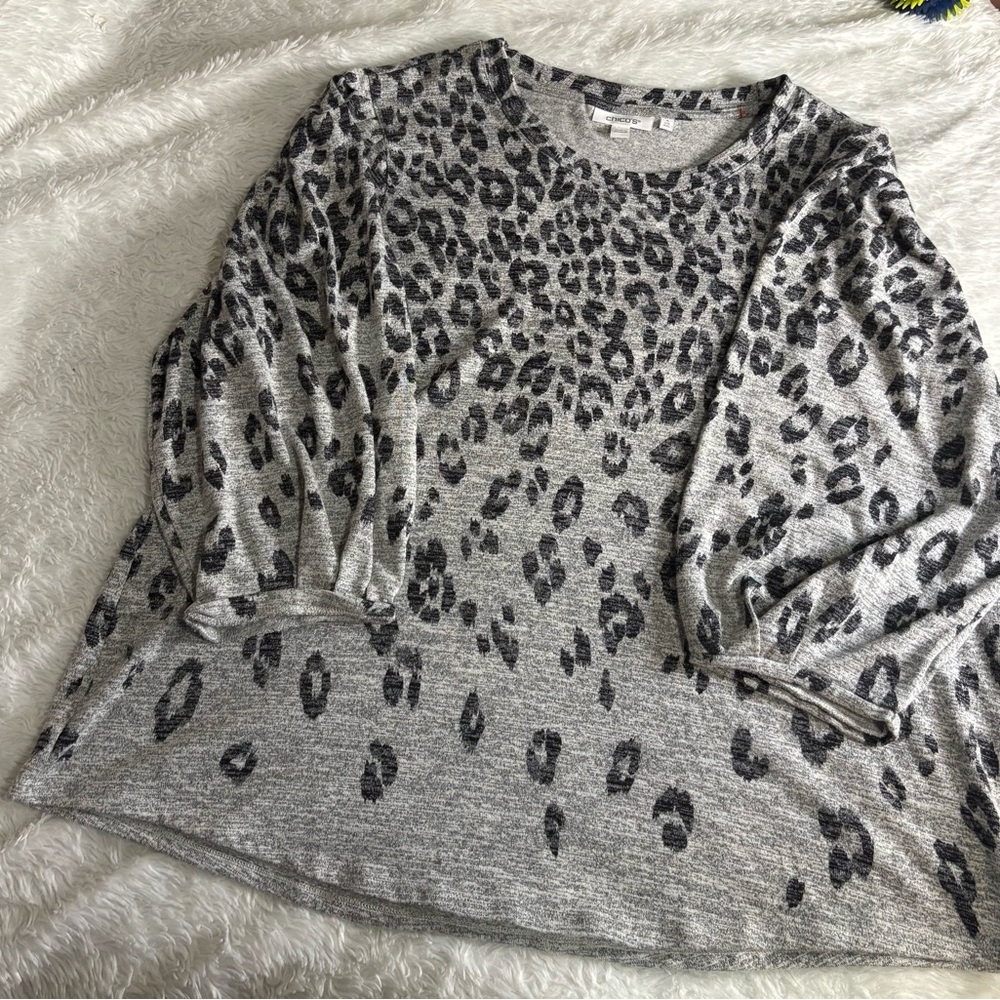 CHICOS Gray Leopard Print 3/4
Sleeve Pullover Top Size 4